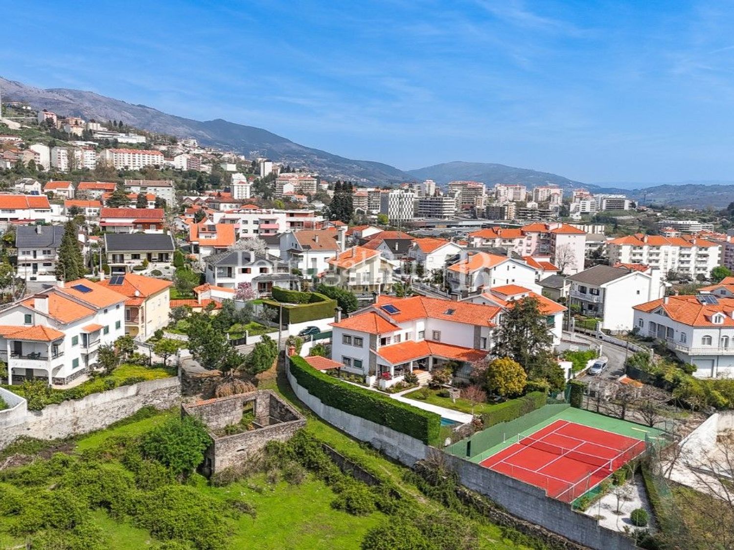 小楼房或独栋别墅出售在Rua da Quinta do Sol - 照片
