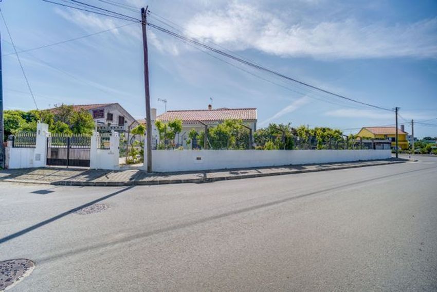 小楼房或独栋别墅出售在Rua Adriano de Paiva s/n