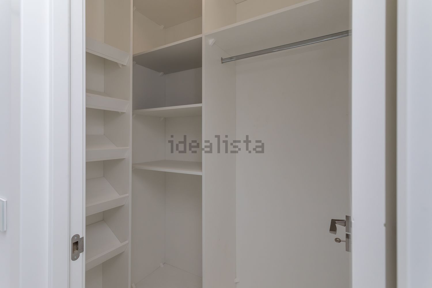 公寓 t3出售在Avenida Doutor Manuel Ricardo Espírito Santo Silva - 试衣间