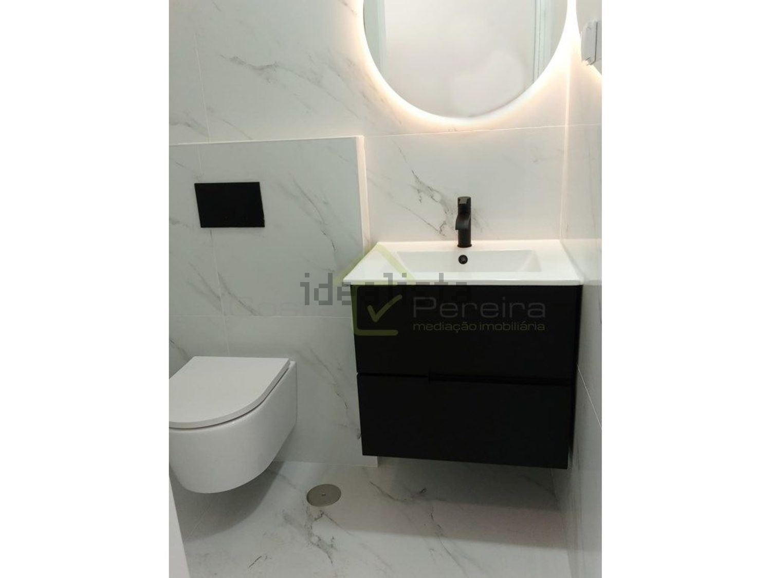 小楼房或独栋别墅出售在 Santa Bárbara - 卫生间