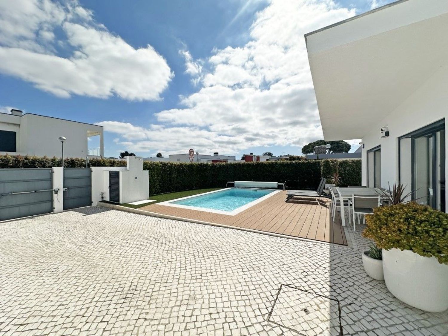 小楼房或独栋别墅出售在 Vila Nogueira de Azeitão - 游泳池