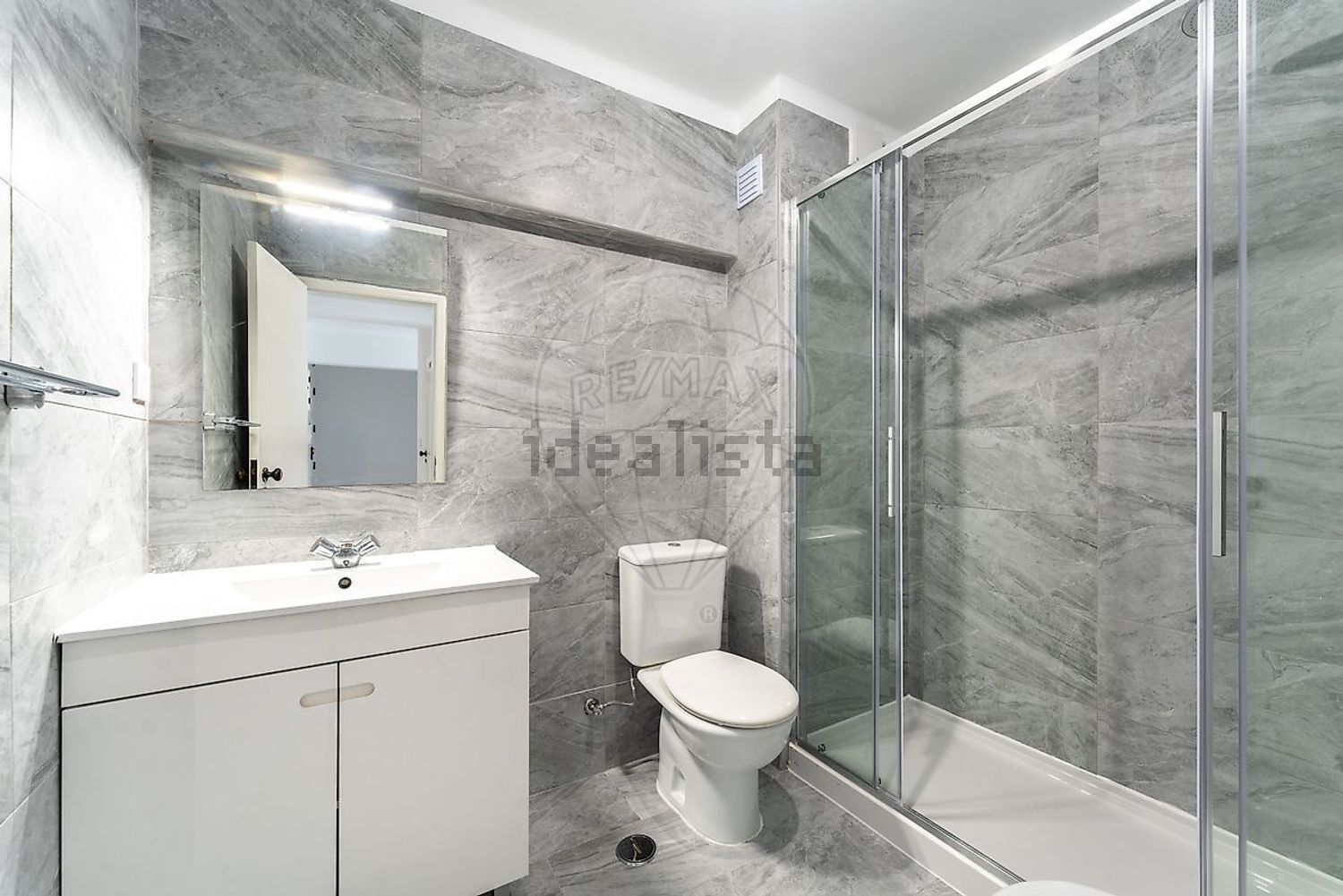 出租公寓 t2在Rua Carlos George - 卫生间