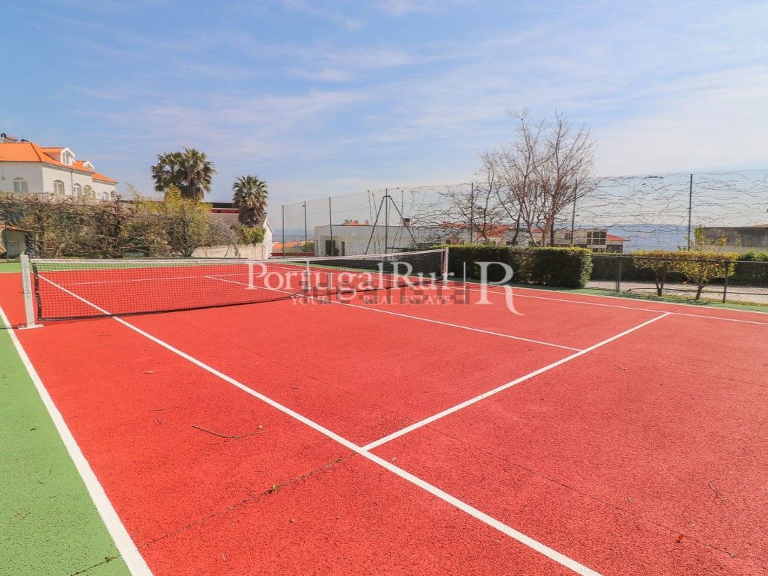 小楼房或独栋别墅出售在Rua da Quinta do Sol - 游泳池