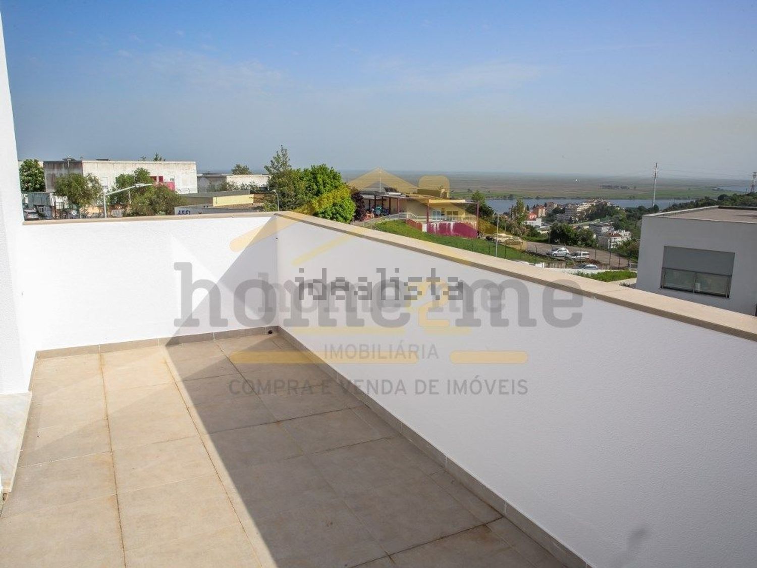 小楼房或独栋别墅出售在 Vila Franca de Xira - 阳台