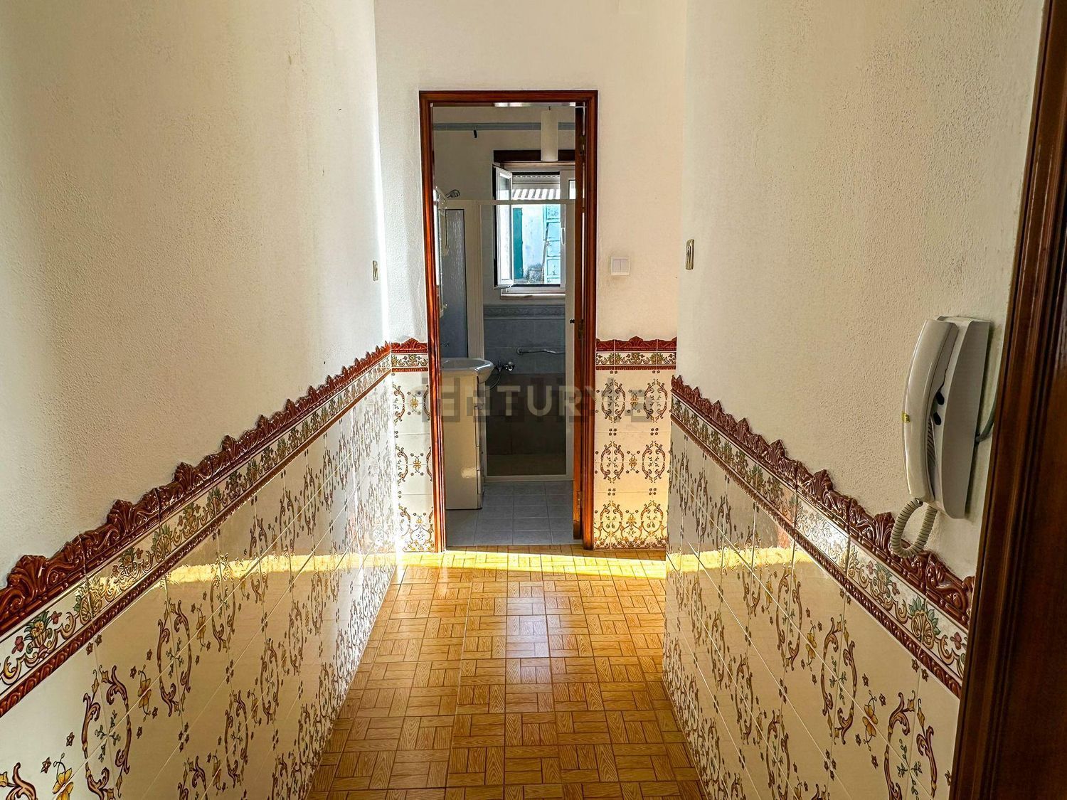 小楼房或独栋别墅出售在Rua Nossa Senhora da Conceição, 34 - 过道