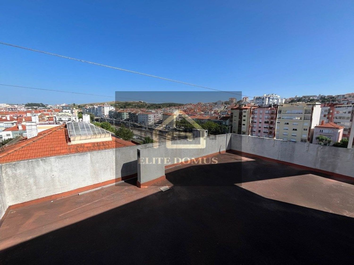 公寓 t4出售在 Centro da Amadora - 游泳池