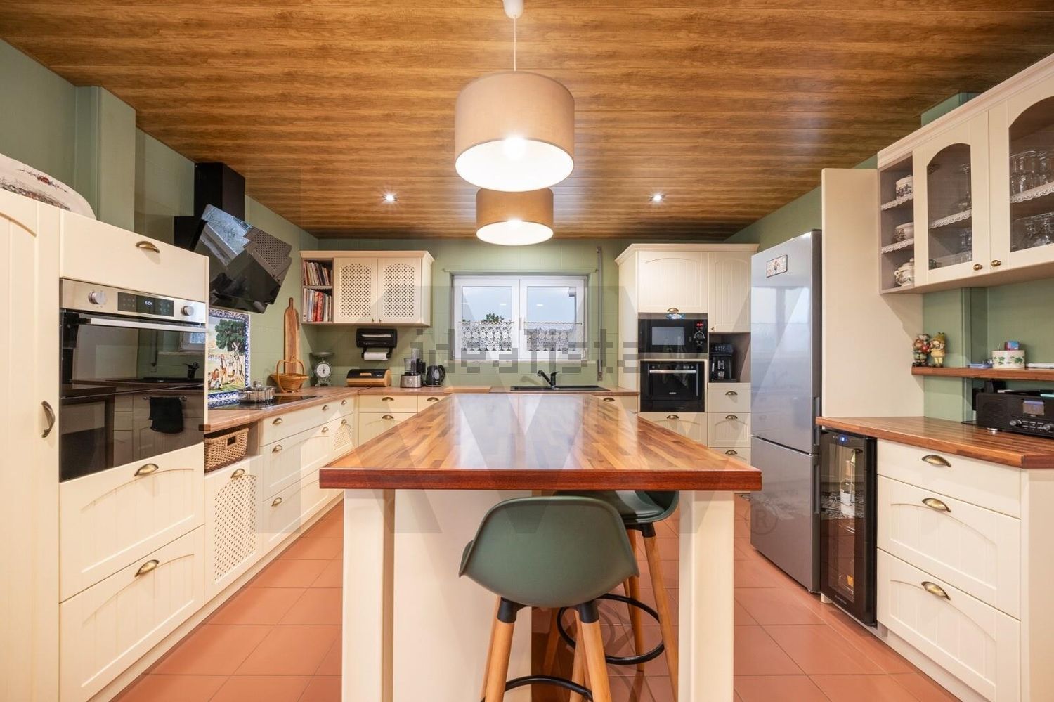 小楼房或独栋别墅出售在Rua Dona Laura Abrantes Costa Soares, 25 - 厨房