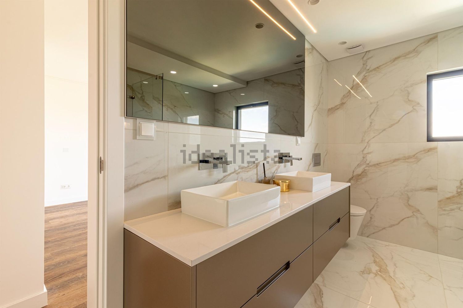 小楼房或独栋别墅出售在Estrada das Machadas - 卫生间