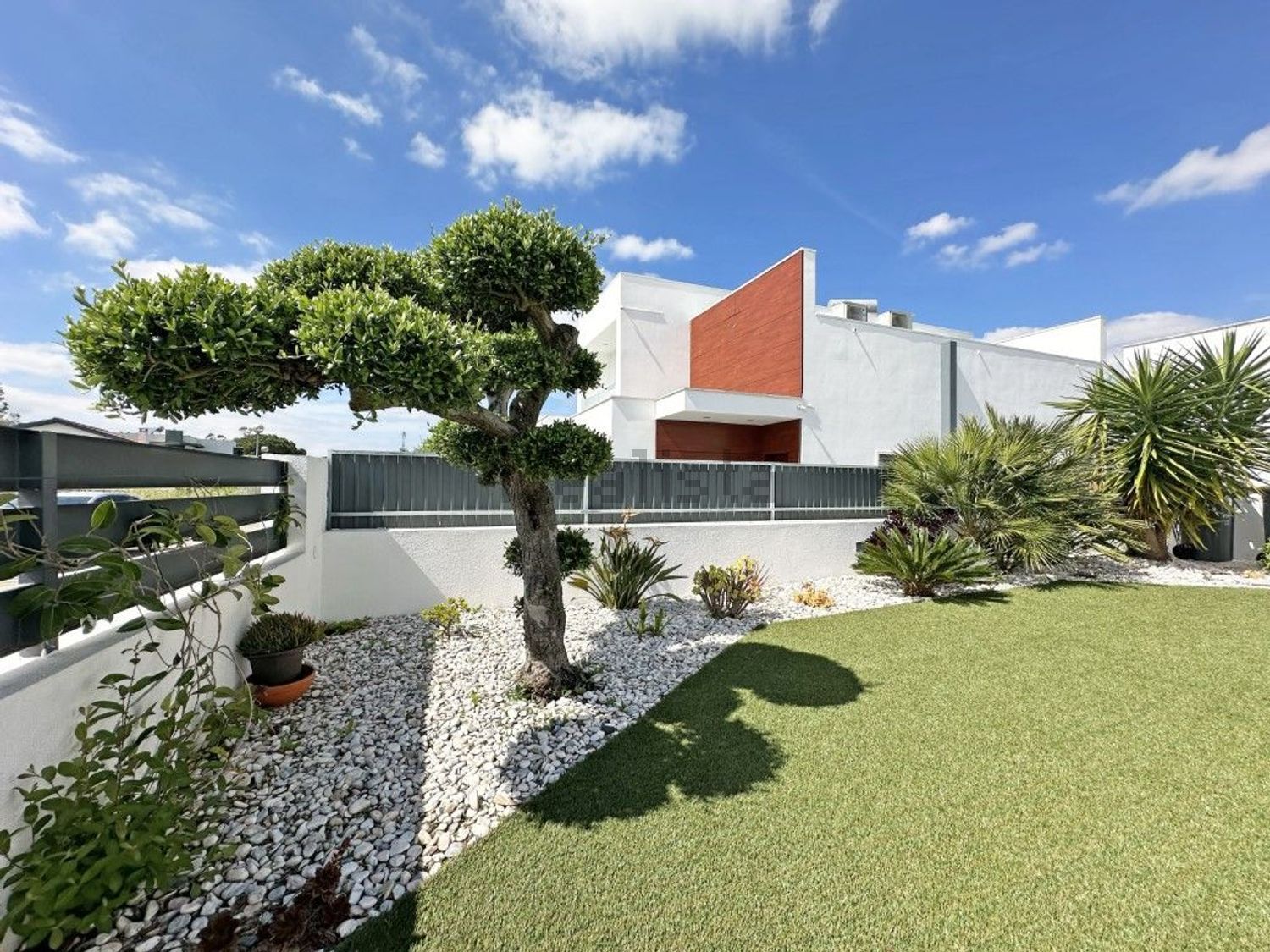 小楼房或独栋别墅出售在 Vila Nogueira de Azeitão - 外立面