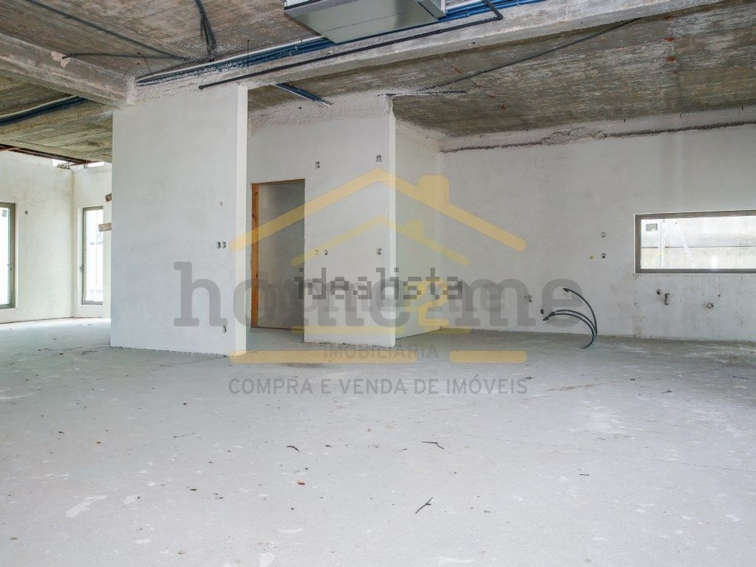 小楼房或独栋别墅出售在 Vila Franca de Xira - 停车位