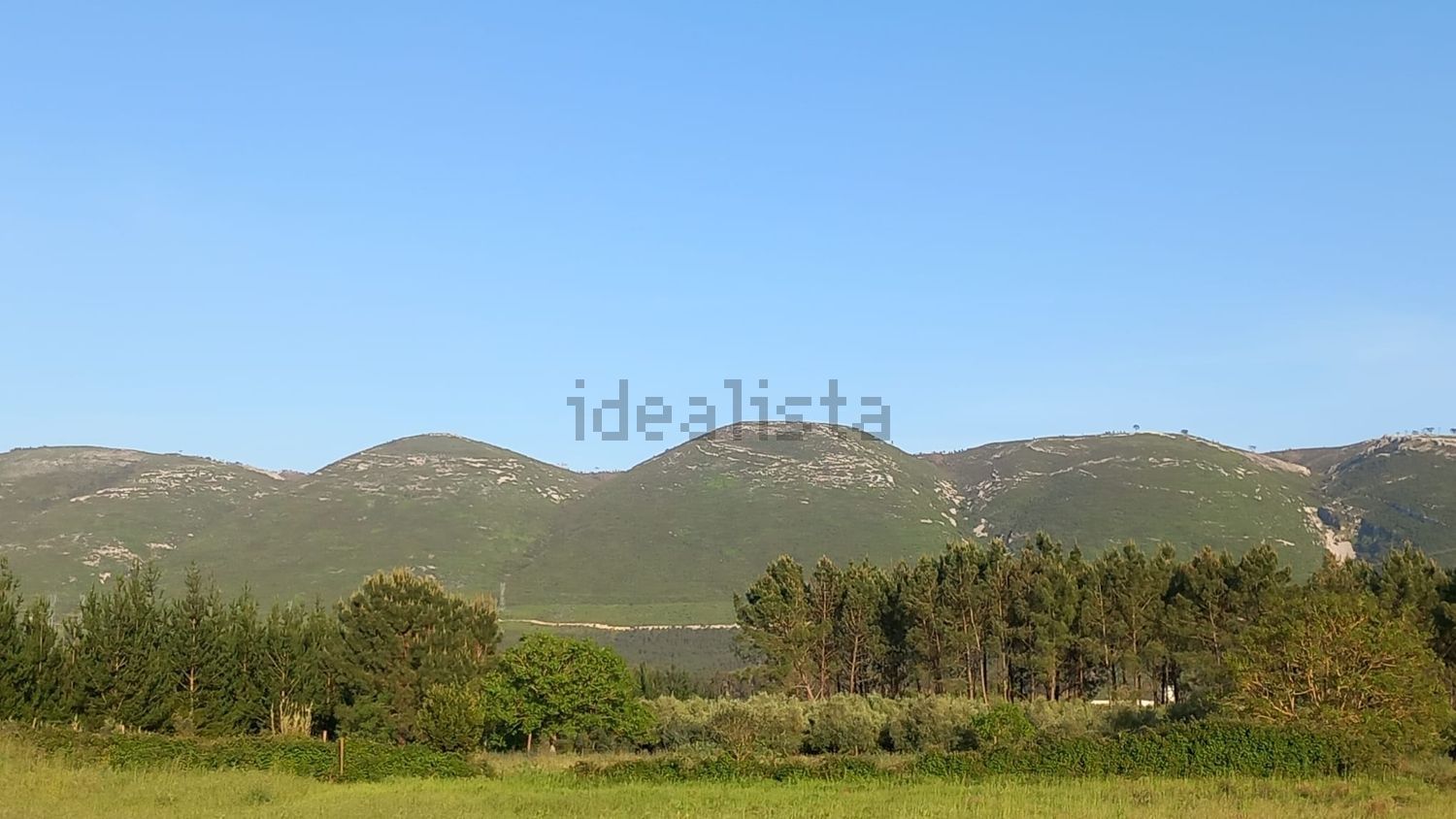 小楼房或独栋别墅出售在Rua Principal de Ataija de Baixo, 9 b - 周边