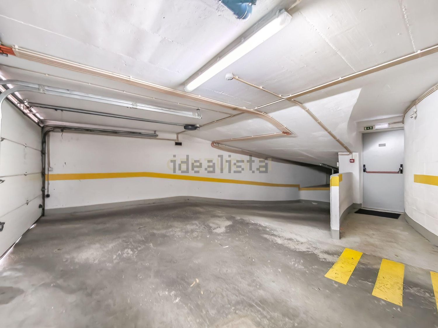 公寓 t2出售在Avenida do Parque, 57 - 停车位