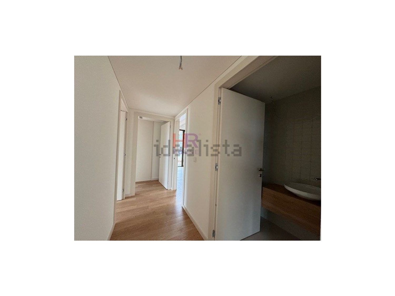 公寓 t3出售在 Santa Clara e Castelo Viegas - 过道
