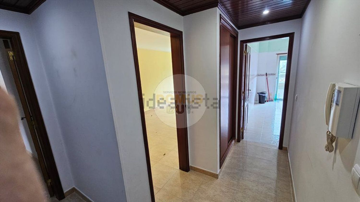 公寓 t2出售在 Aldeia de Paio Pires - Alto dos Bonecos - Vale da Abelha - 过道