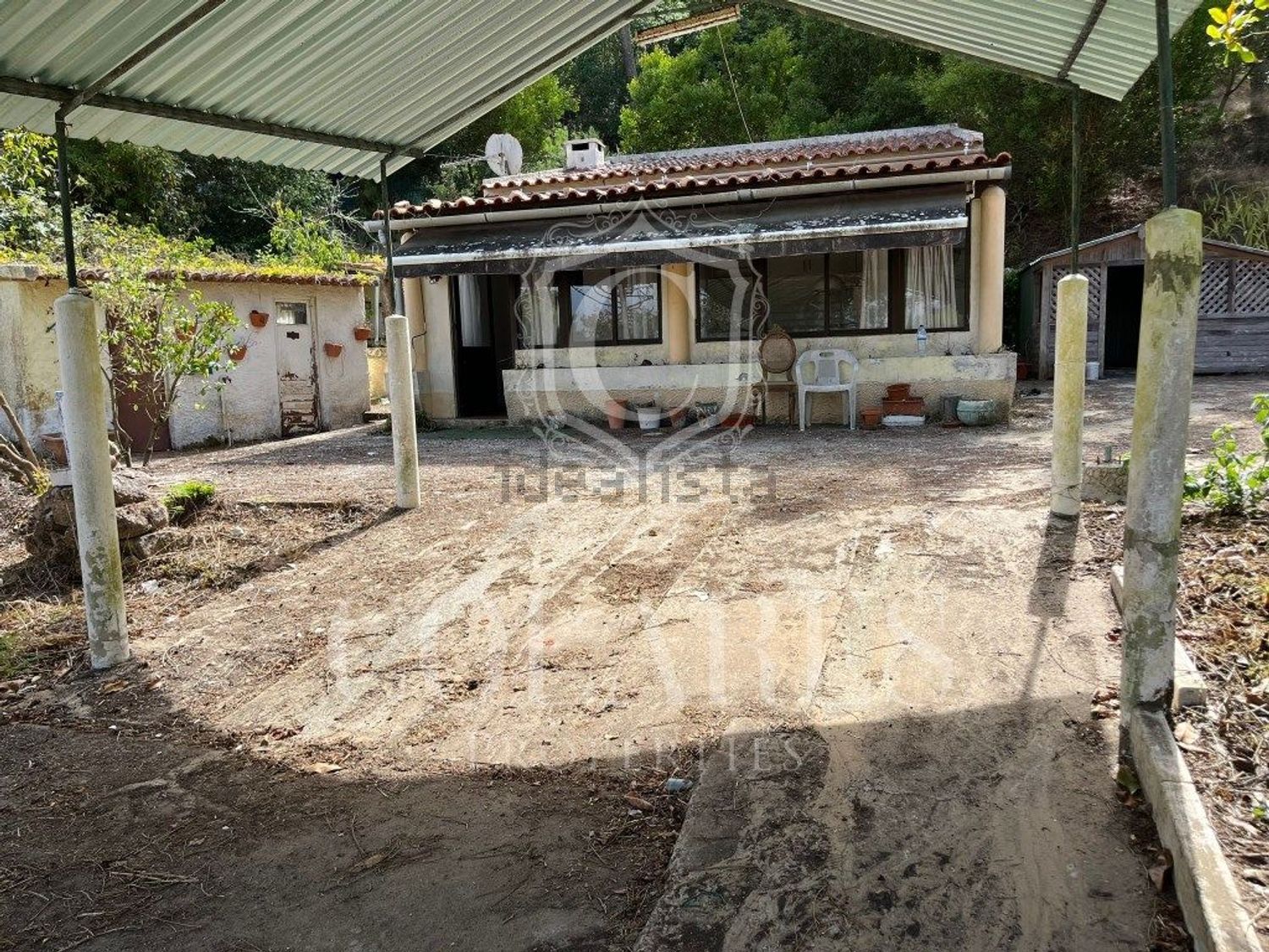 小楼房或独栋别墅出售在 Vila de Colares - Mucifal - 外立面