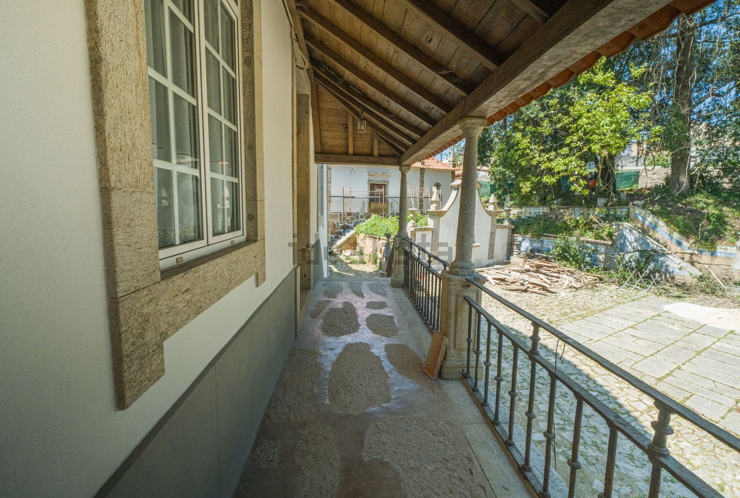 小楼房或独栋别墅出售在 Centro de Oliveira de Azeméis - 阳台