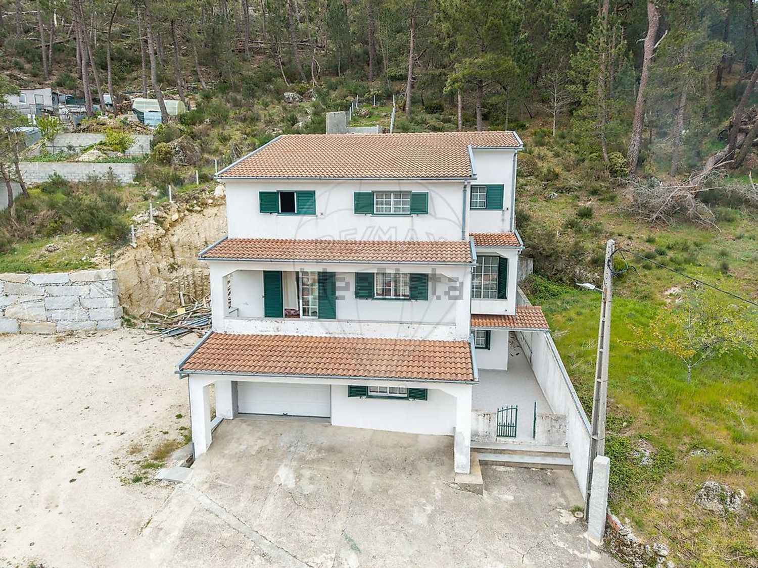 小楼房或独栋别墅出售在 Casa da Fonte - 外立面