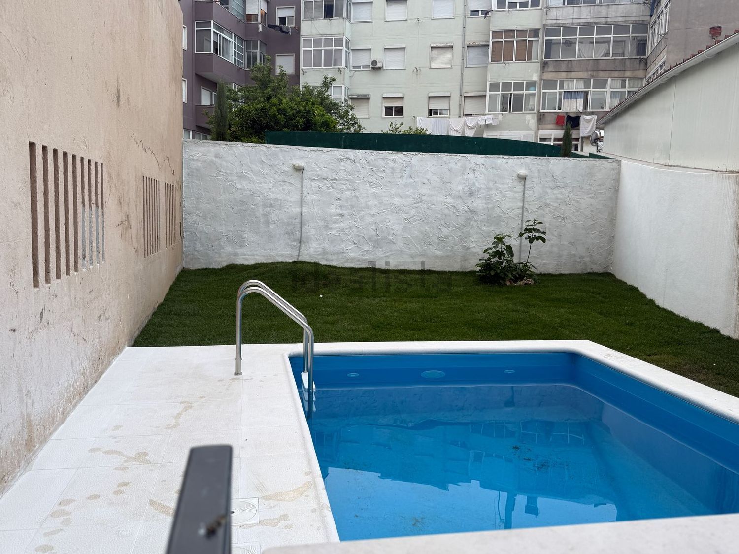 出租公寓 t2在Rua Castelo Branco Saraiva, 15 - 游泳池