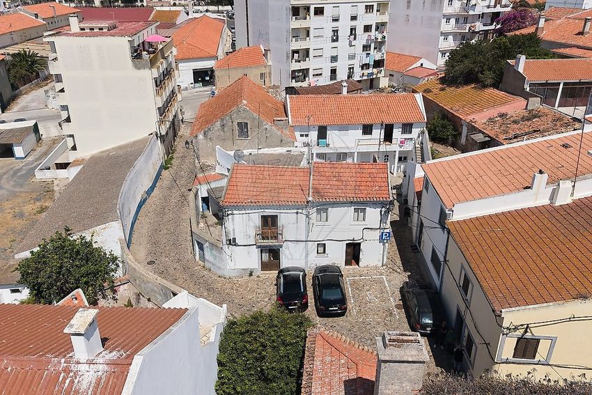 小楼房或独栋别墅出售在Rua Carvalho Araujo, 18