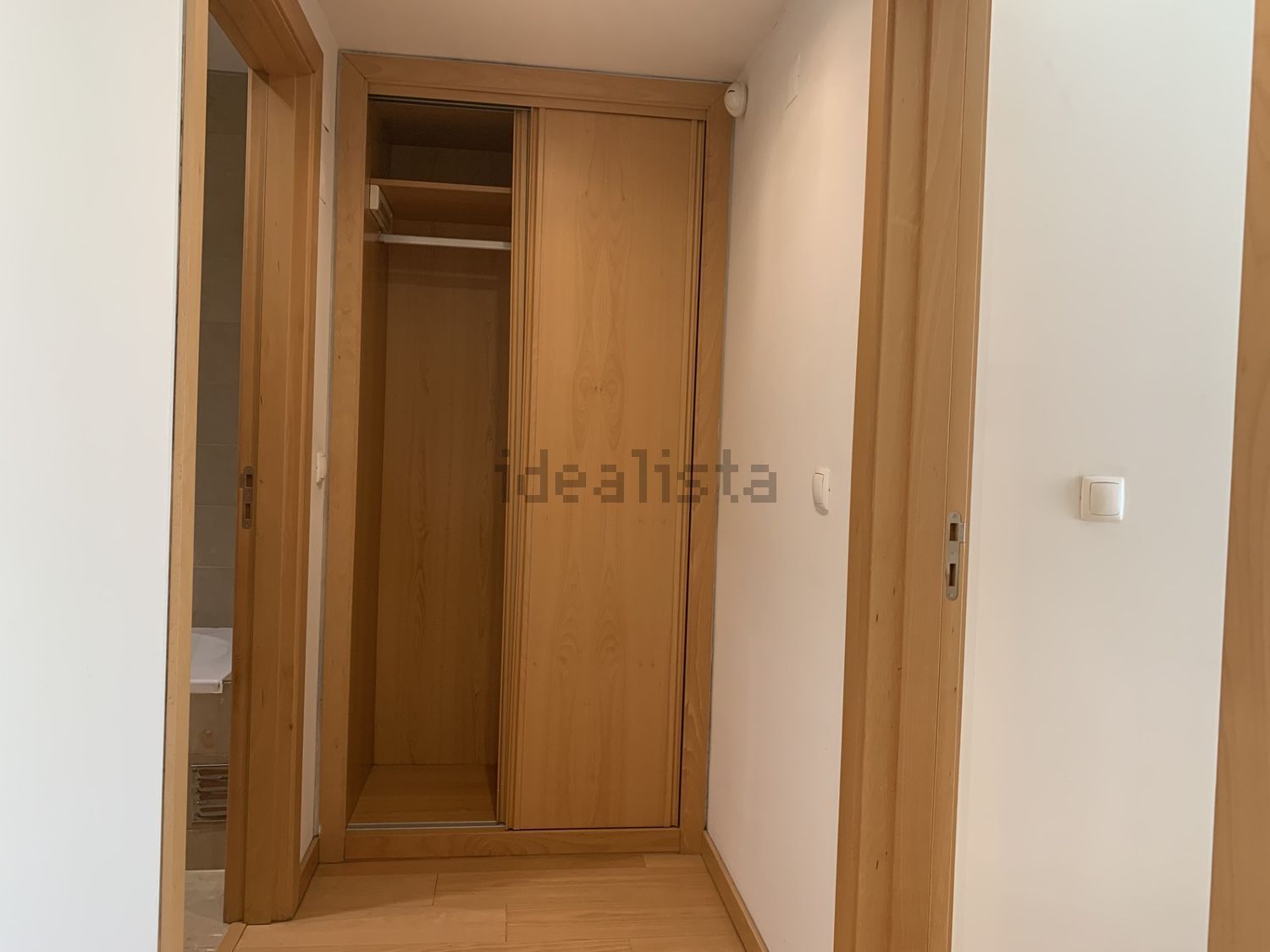 出租公寓 t1在Avenida Dom João II, 57 - 试衣间