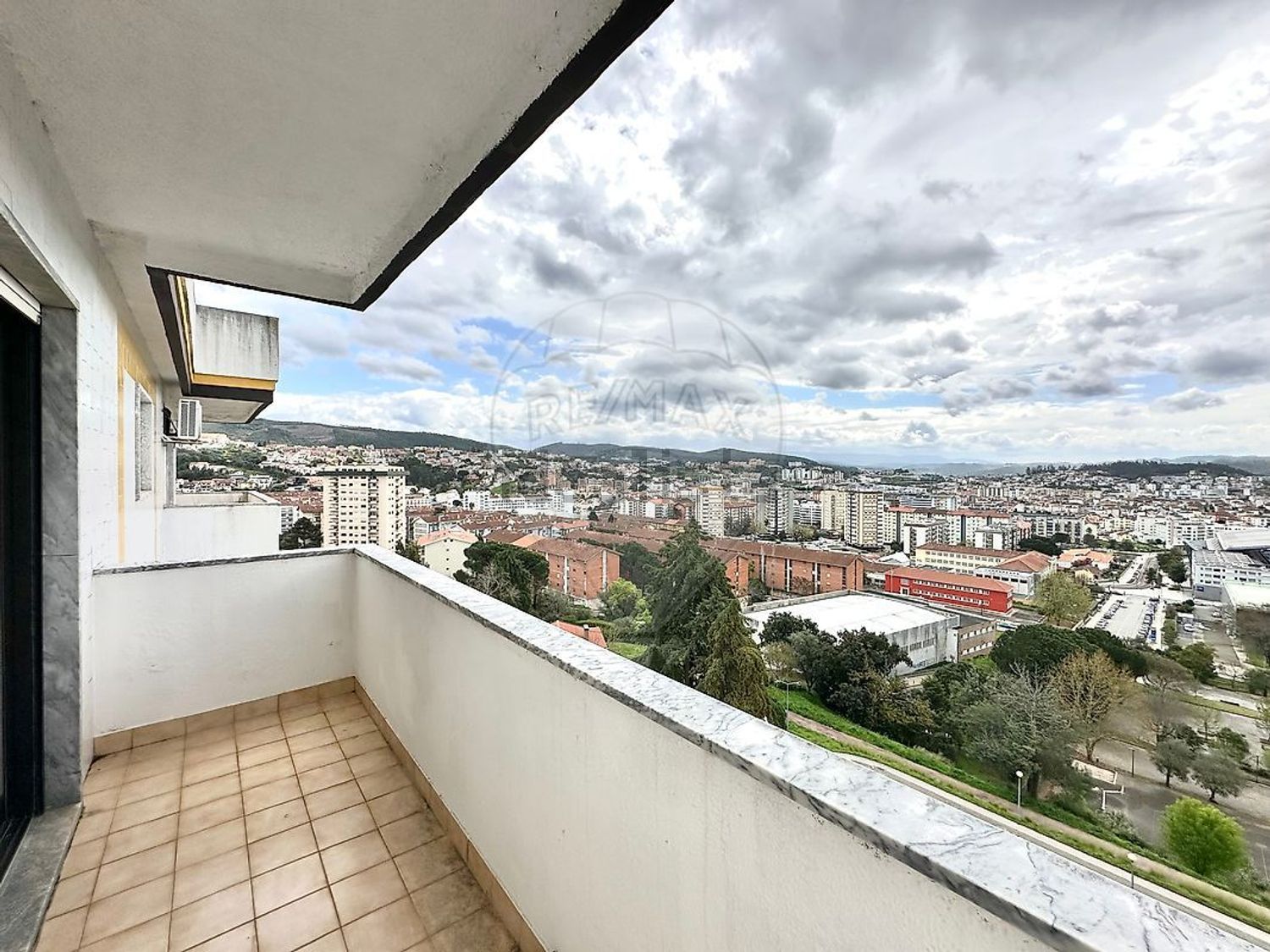 公寓 t4出售在Rua Miguel Torga - 阳台