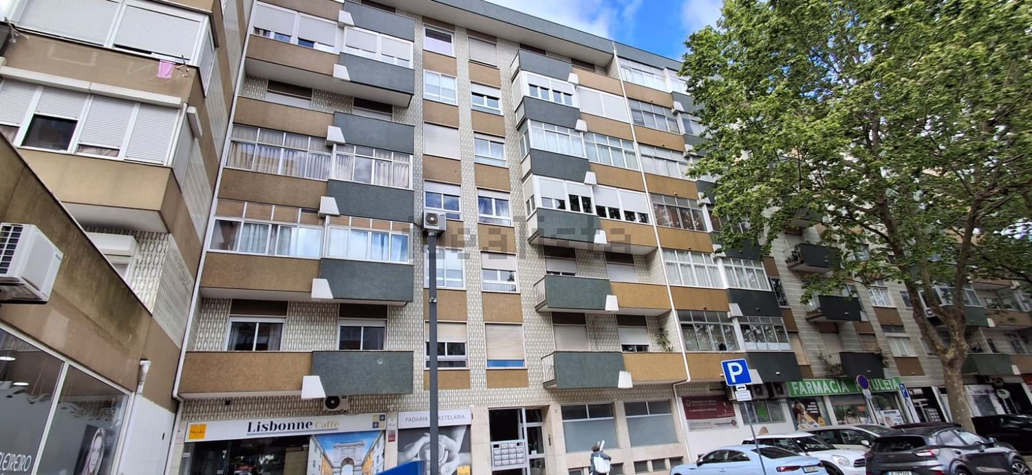 出租公寓 t2在Alameda das Linhas de Torres, 258 - 外立面