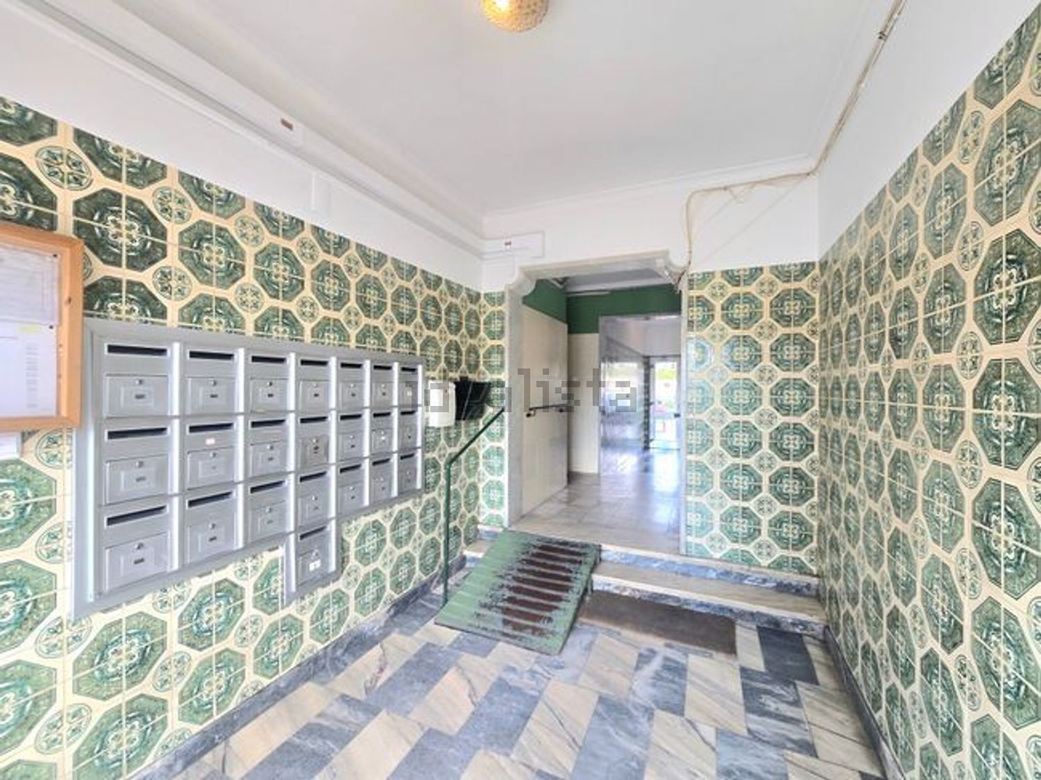 公寓 t2出售在Avenida Antero de Quental, 73 - 楼梯