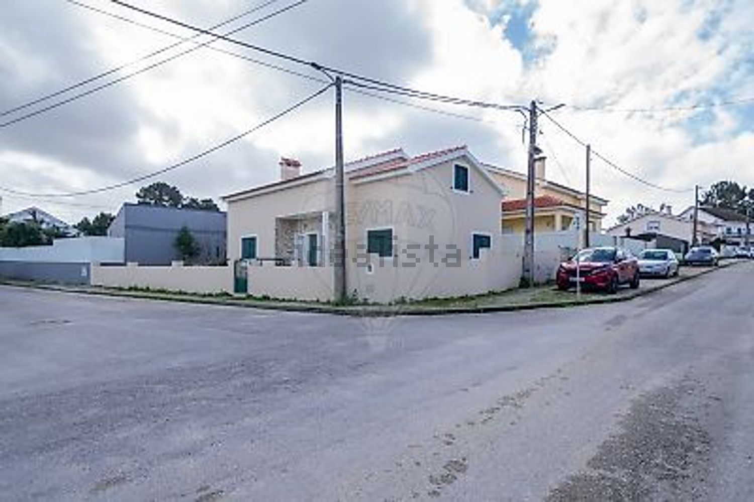 小楼房或独栋别墅出售在Rua Ilha Terceira - 外立面
