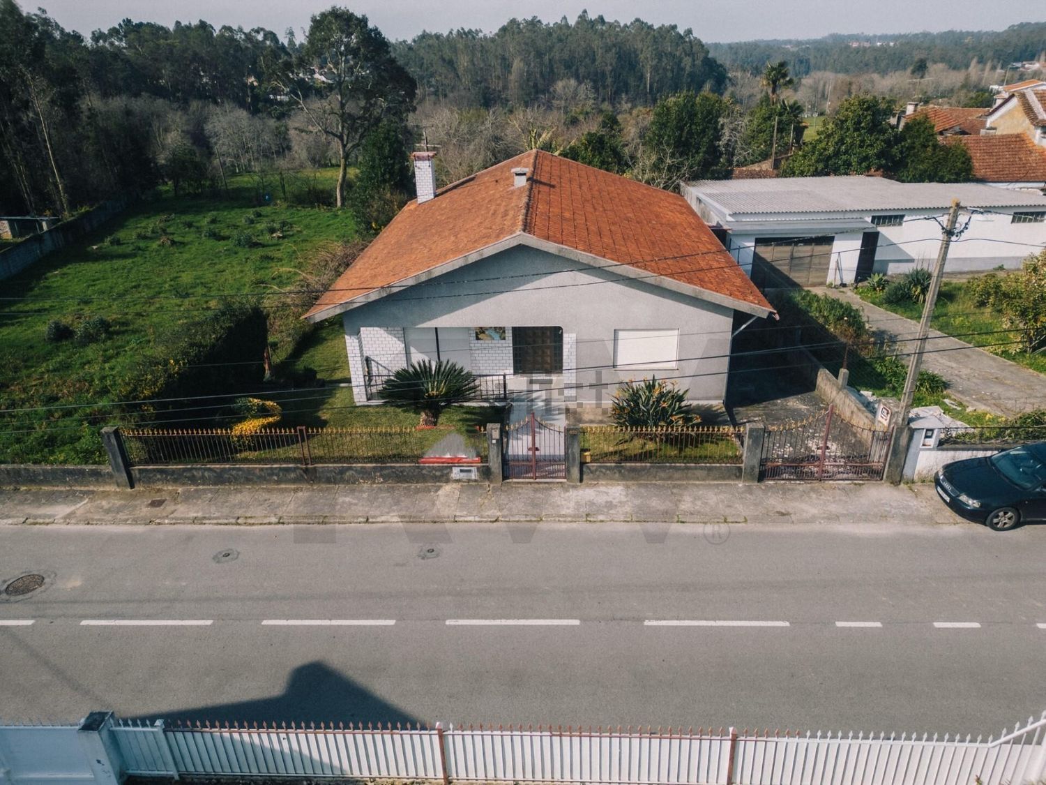小楼房或别墅出售在 São Miguel de Souto - 外立面