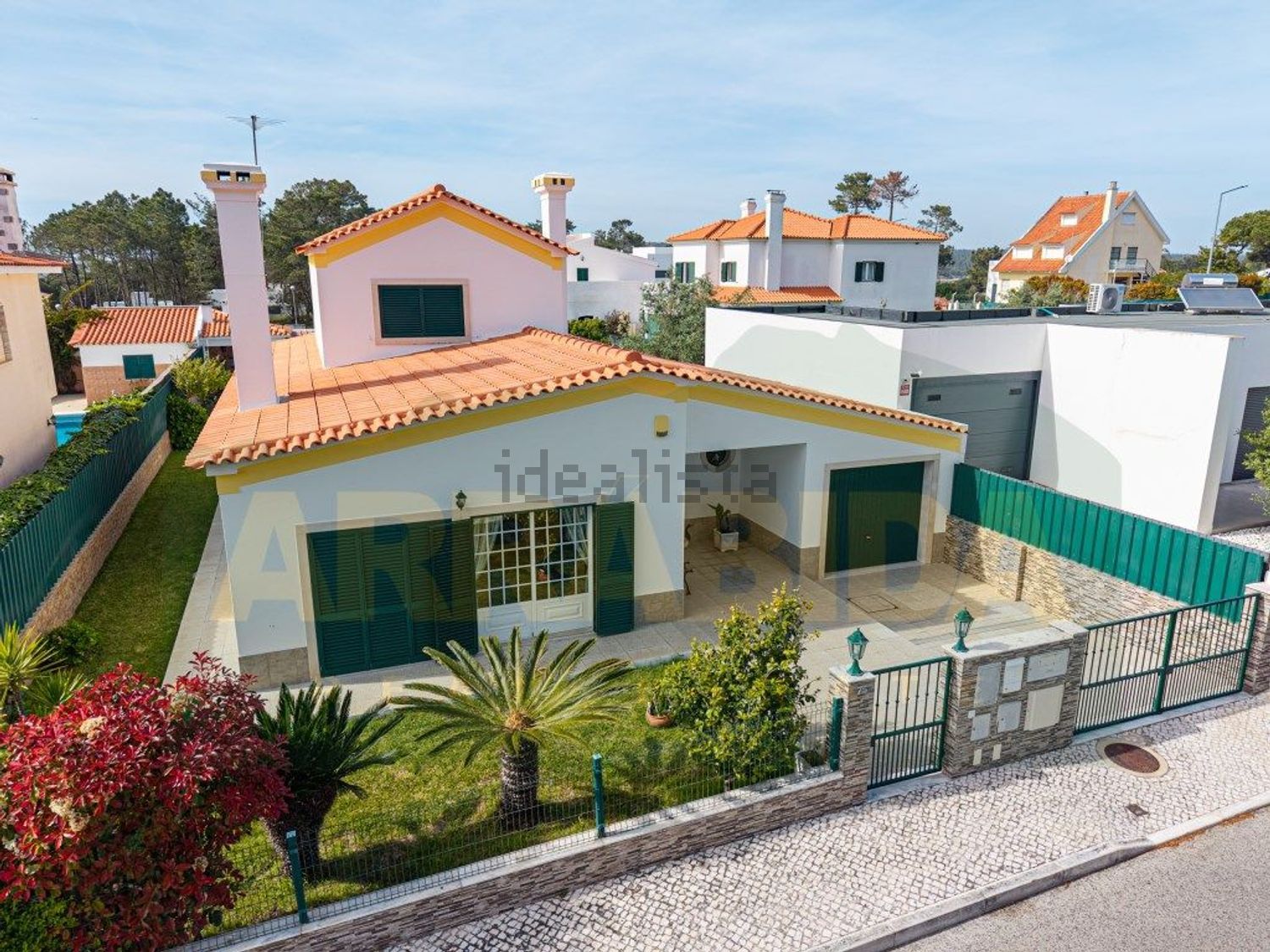 小楼房或独栋别墅出售在 Lagoa de Albufeira - 外立面