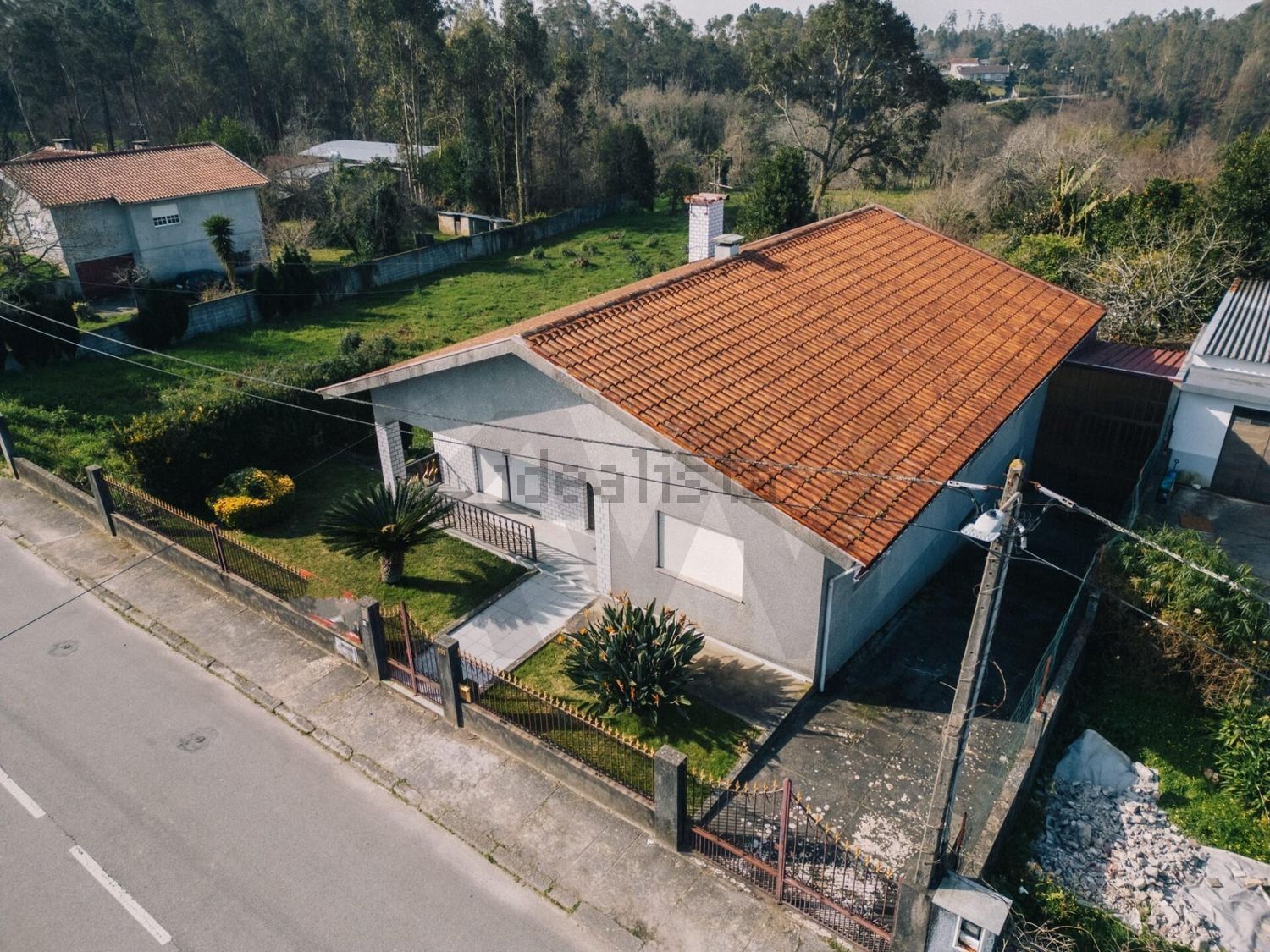 小楼房或别墅出售在 São Miguel de Souto - 外立面