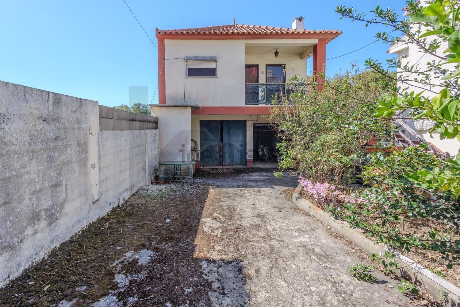 小楼房或别墅出售在Avenida Acácias s/n - 外立面