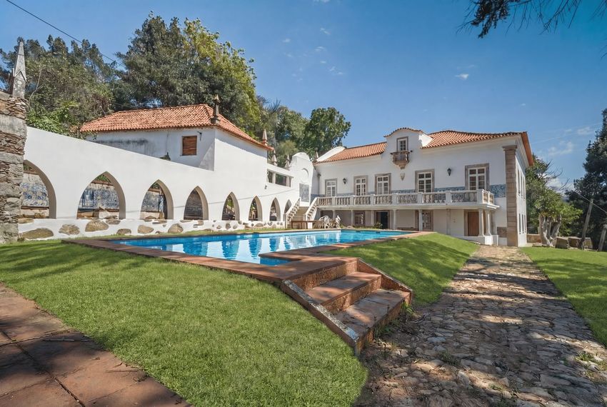 小楼房或独栋别墅出售在 Centro de Oliveira de Azeméis