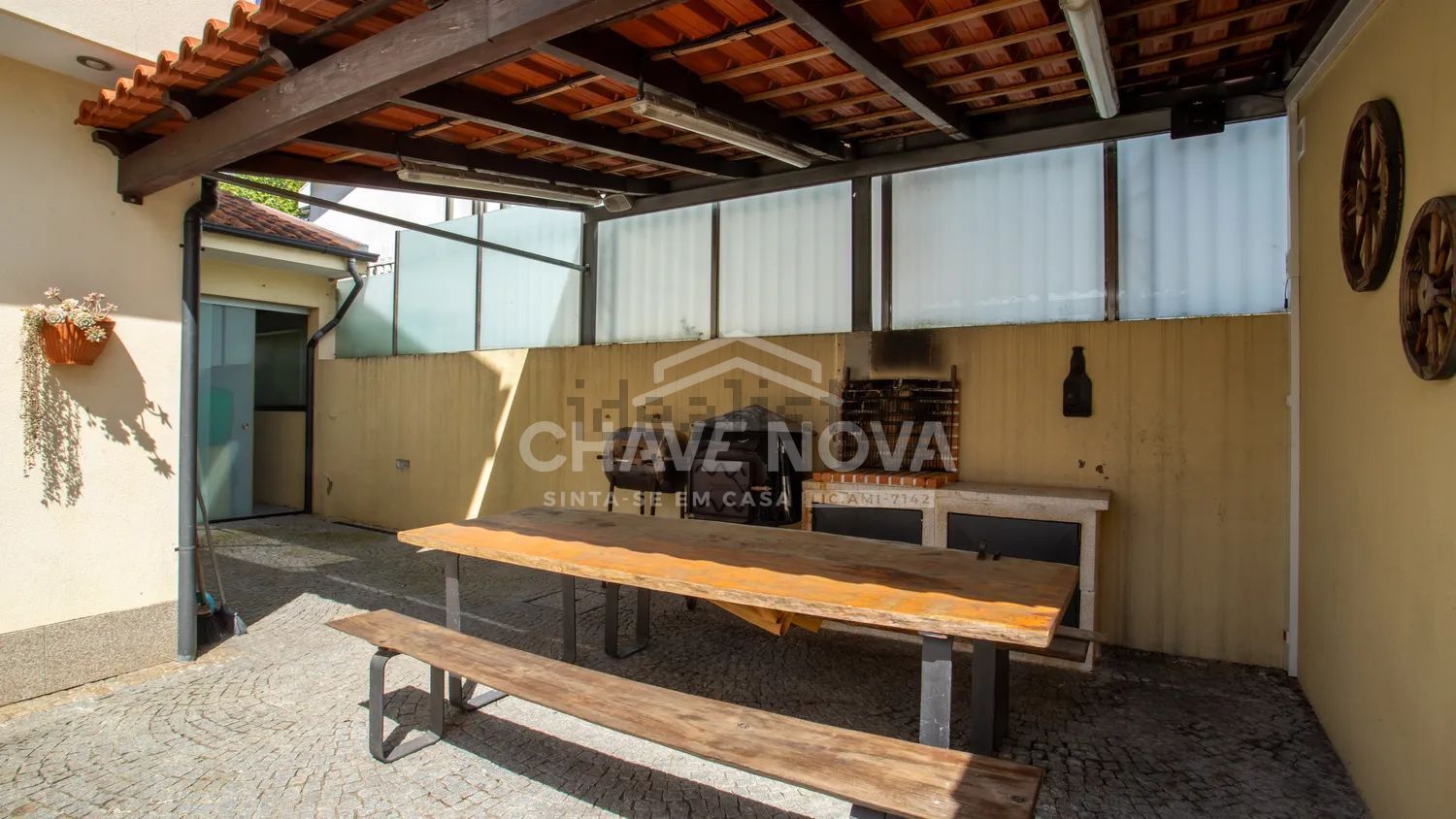 小楼房或独栋别墅出售在Rua de Santa Marinha - 游泳池