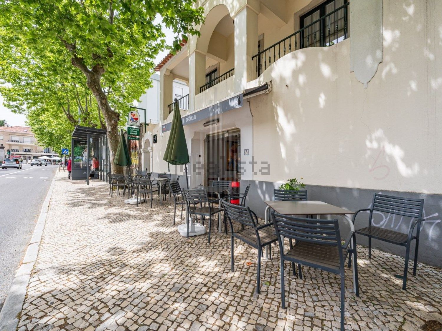 小楼房或独栋别墅出售在 Portela de Sintra - 外立面