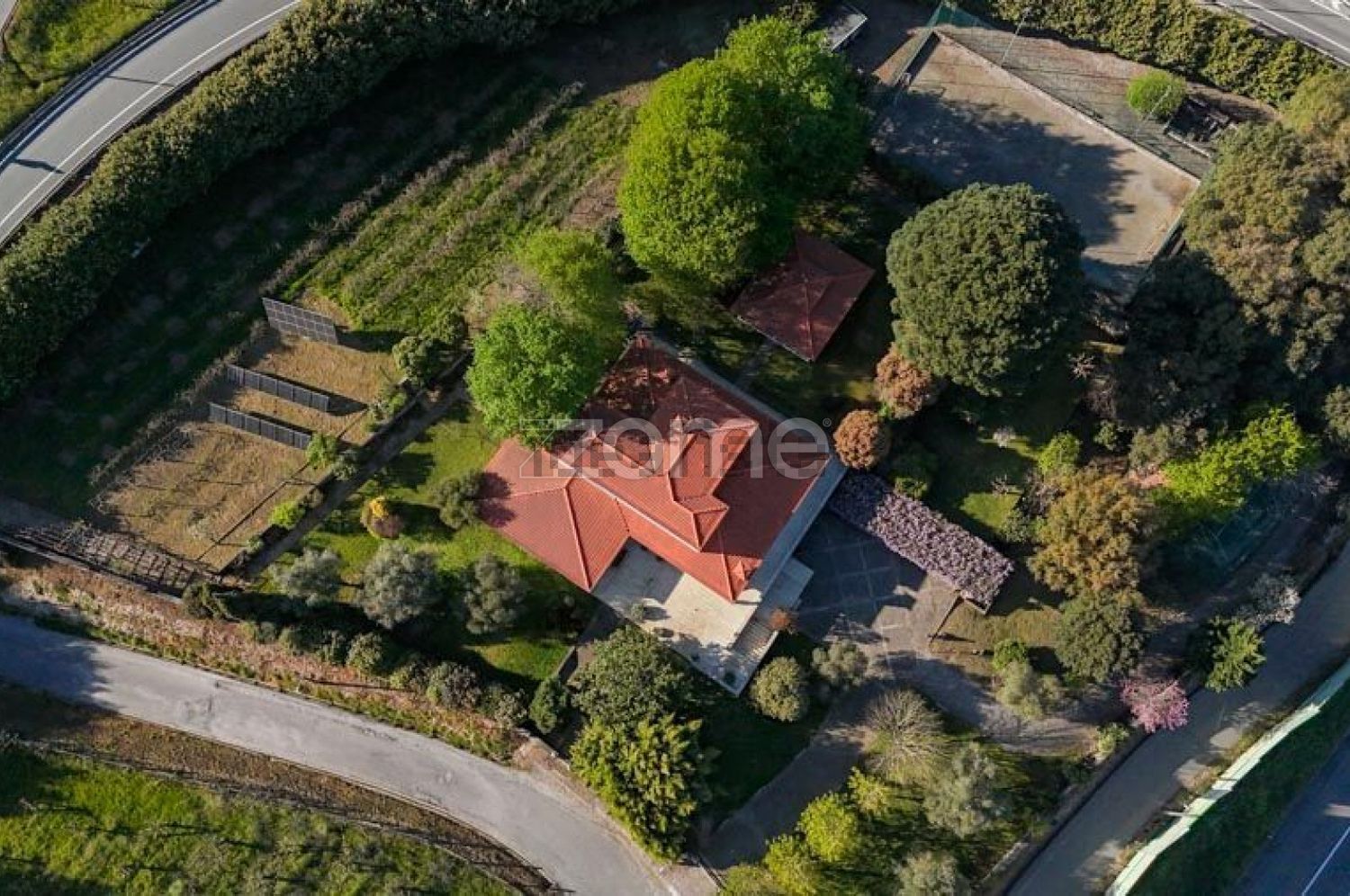 庄园出售在Rua de Santo António, 340 - 详情