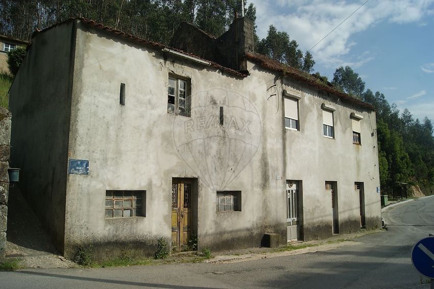 小楼房或独栋别墅出售在Rua de Vilar