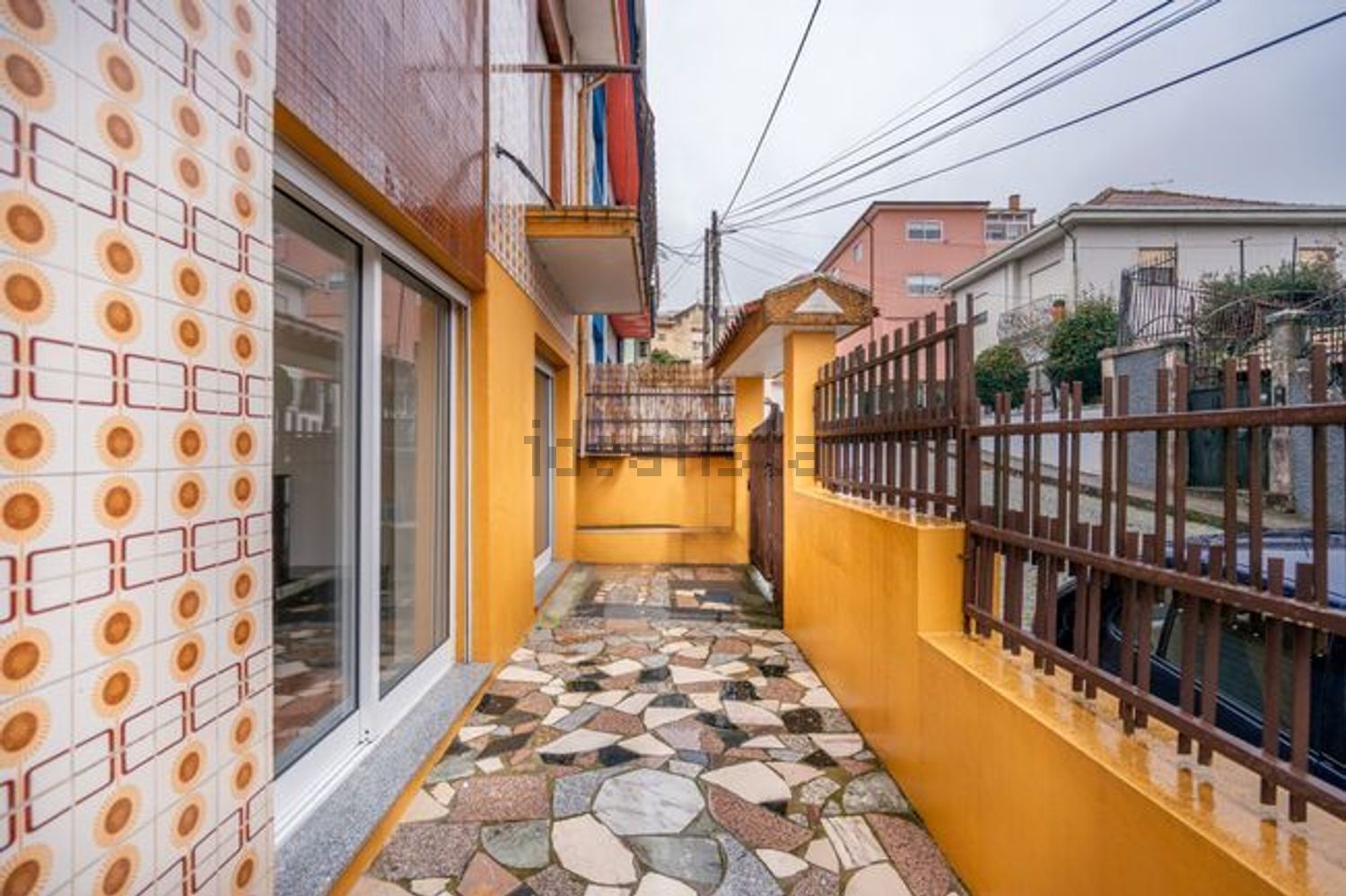 小楼房出售在Rua Guedes de Oliveira s/n - 阳台
