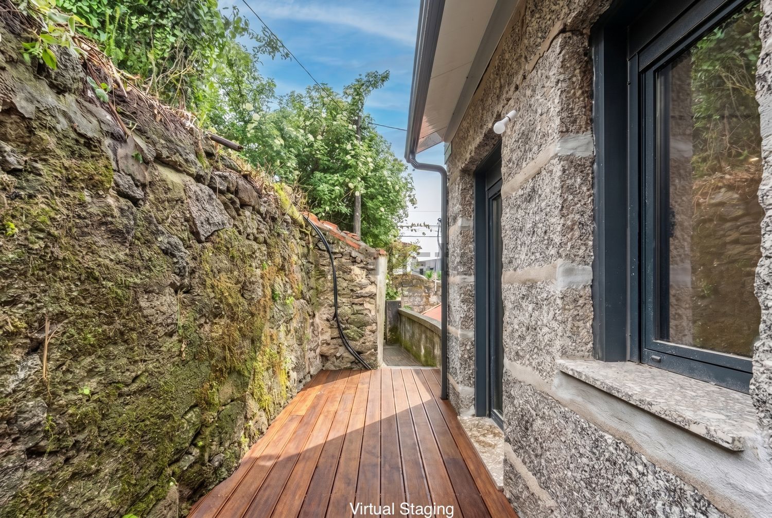 小楼房或独栋别墅出售在Rua da Arcela, 86 - 阳台