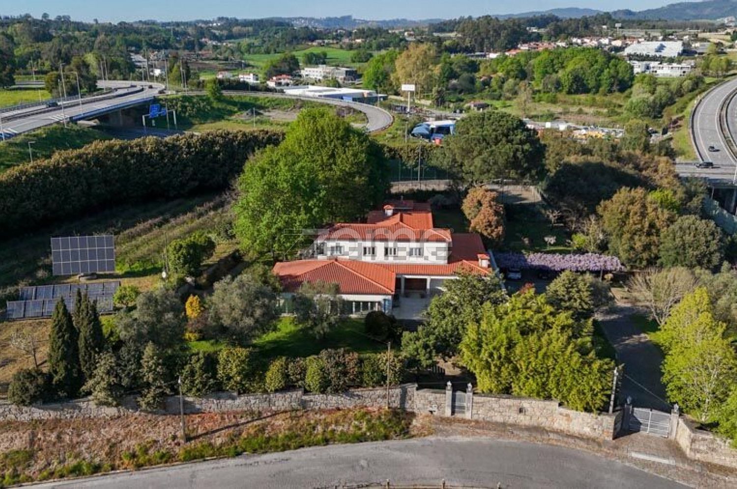 庄园出售在Rua de Santo António, 340 - 详情