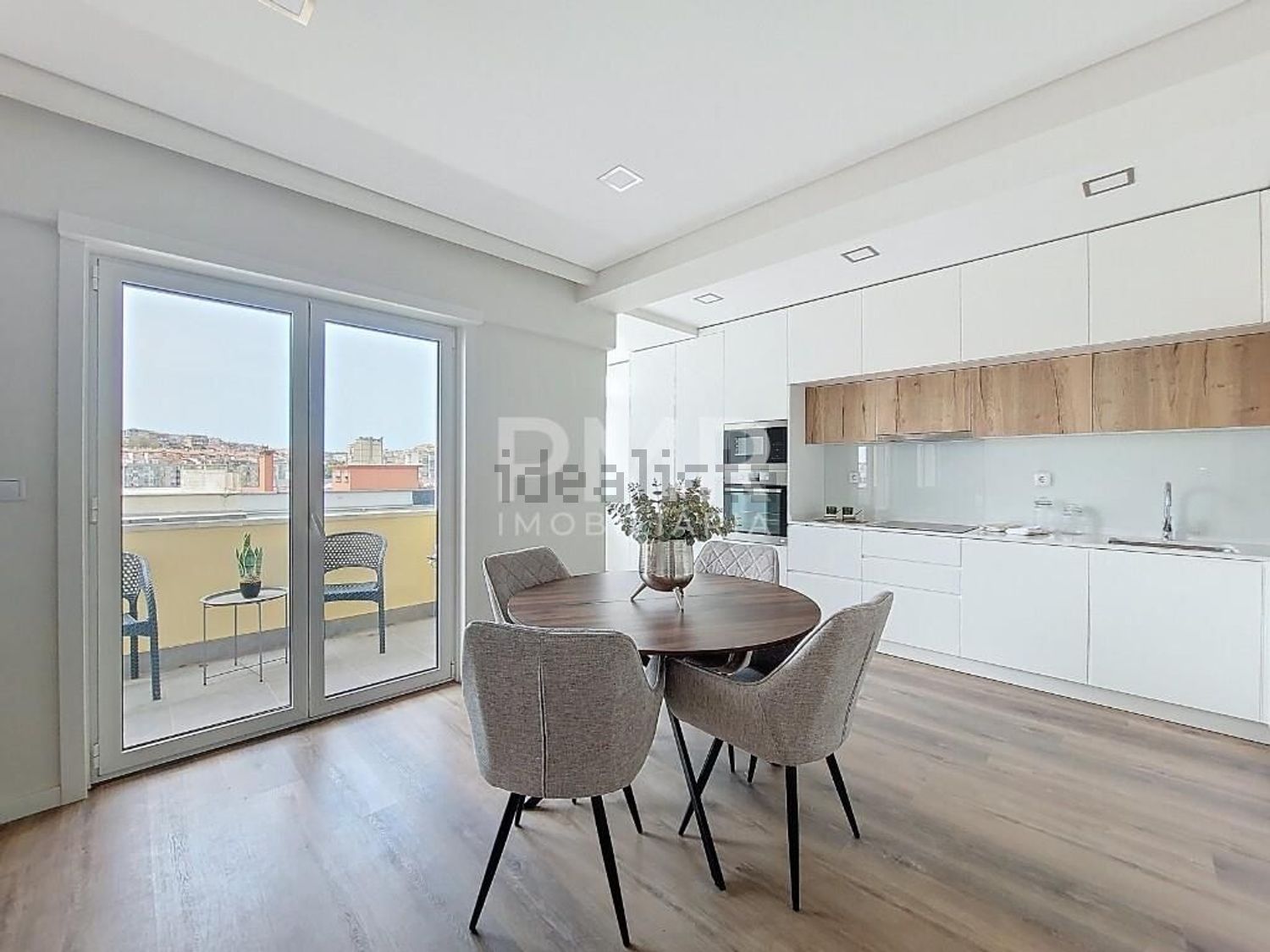 公寓 t3出售在 Bairro de Santa Cruz - 客厅