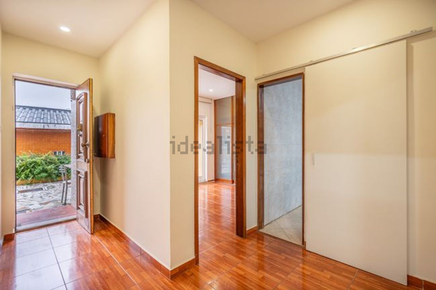 小楼房出售在Rua Guedes de Oliveira s/n - 过道