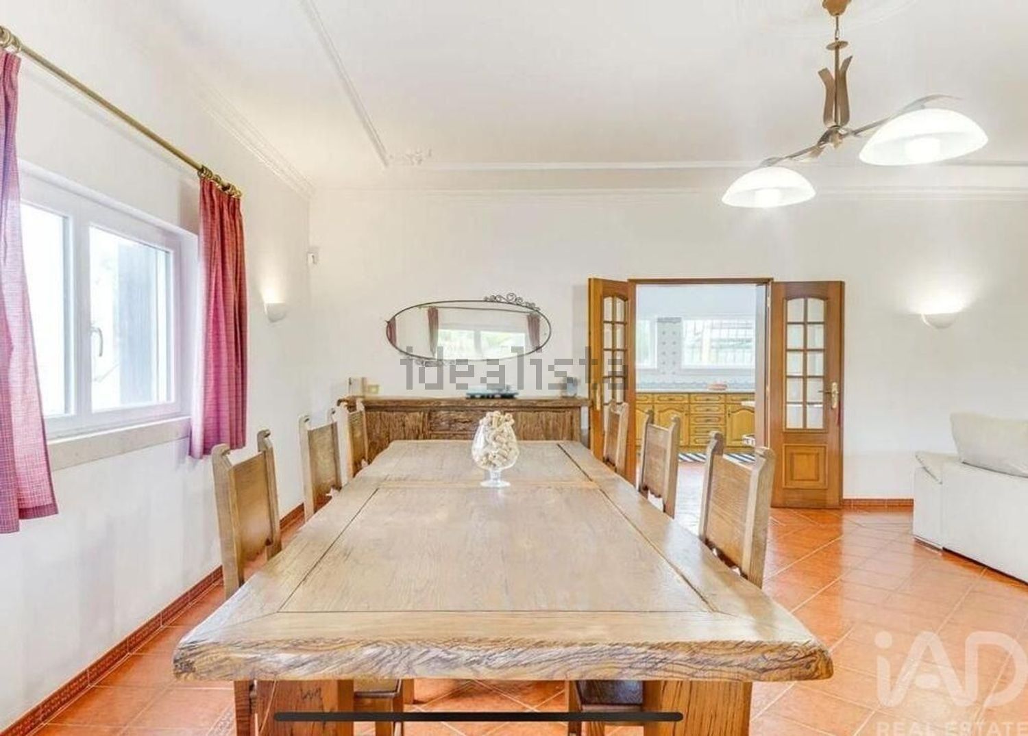 庄园出售在 Erra - 客厅