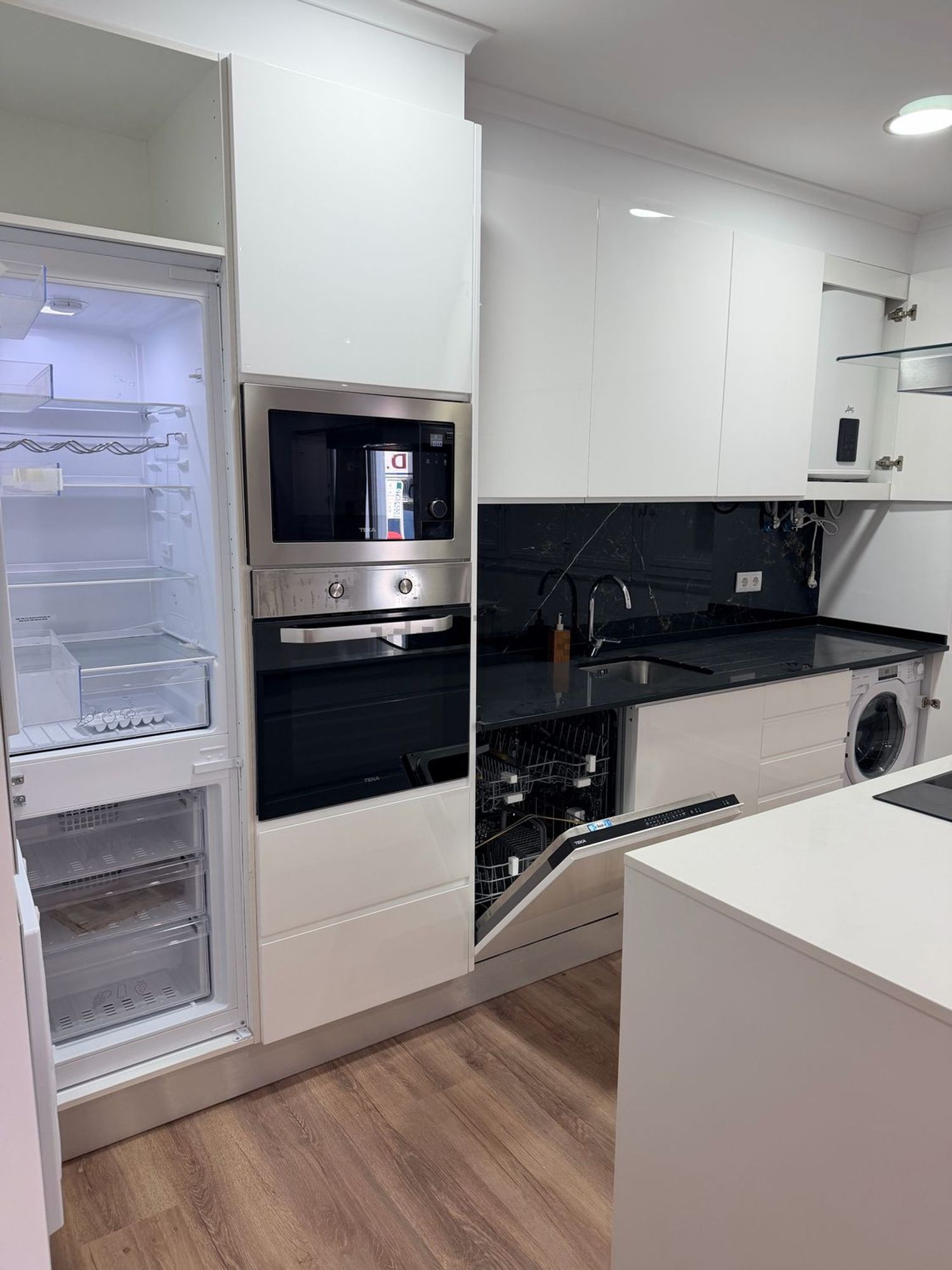 出租公寓 t2在Avenida dos Hospitais Civis de Lisboa, 33 - 厨房
