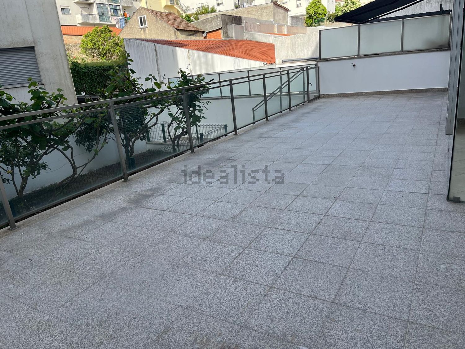 公寓 t3出售在Rua Cândido dos Reis, 8 - 阳台