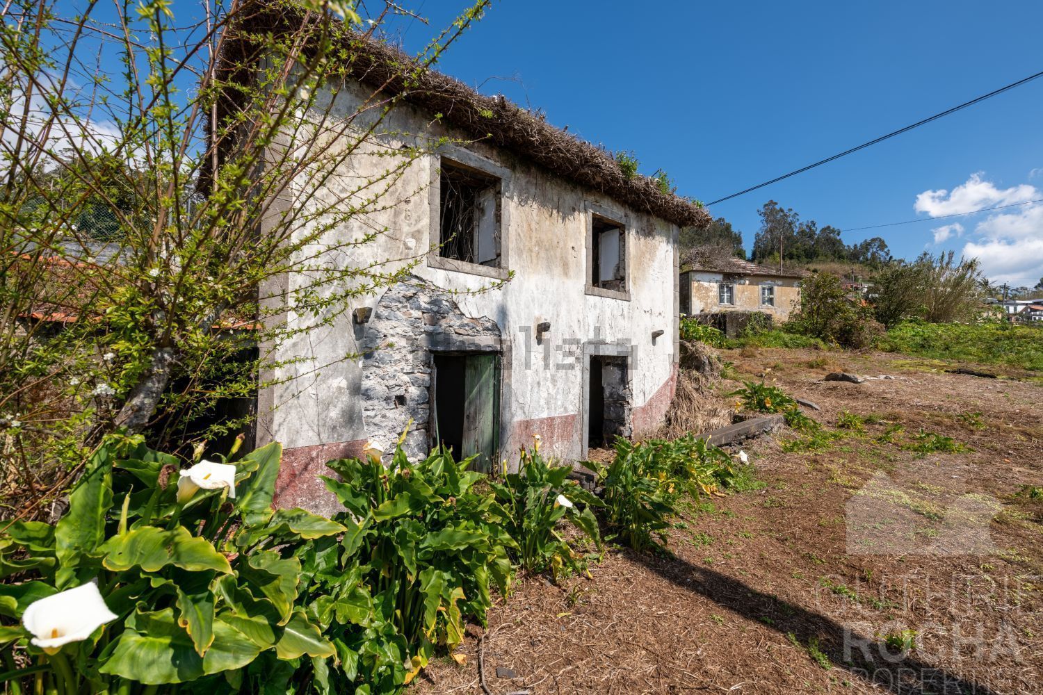 小楼房或独栋别墅出售在 Arco da Calheta - 外立面