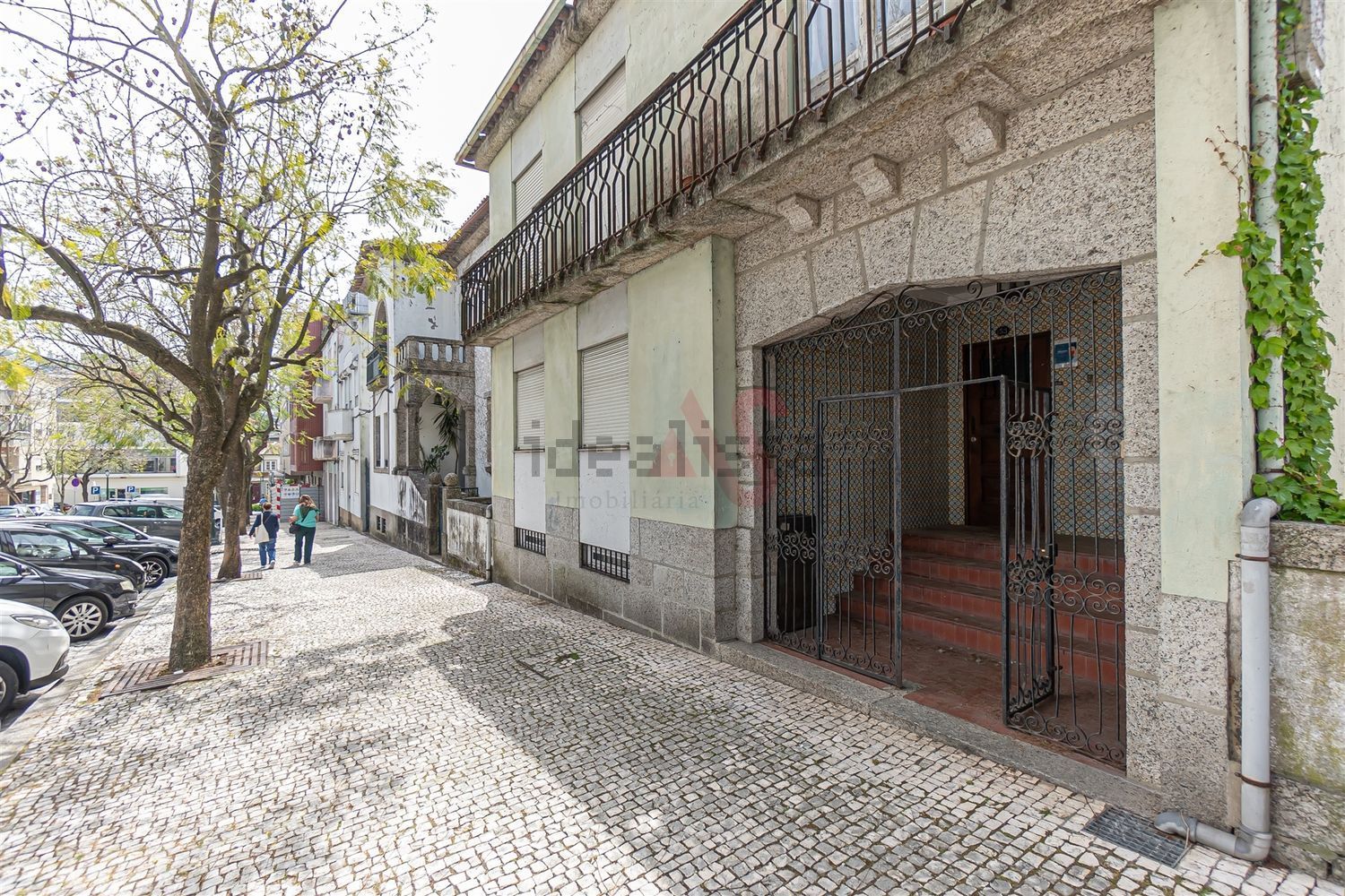小楼房或独栋别墅出售在Rua dos Combatentes da Grande Guerra, 153 - 视线