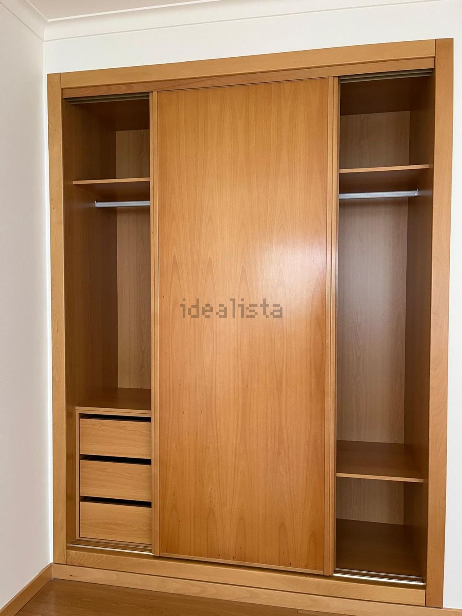 公寓 t3出售在Rua Cândido dos Reis, 8 - 试衣间