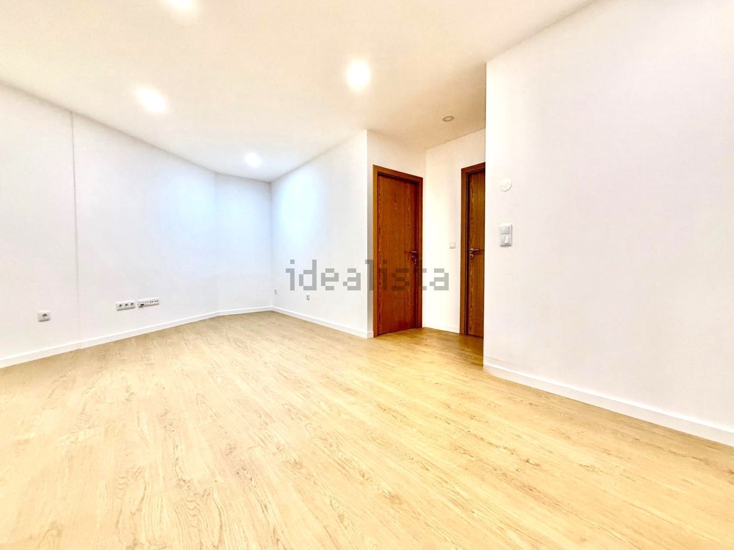 小楼房或独栋别墅出售在Largo do Alto da Feira - 客厅