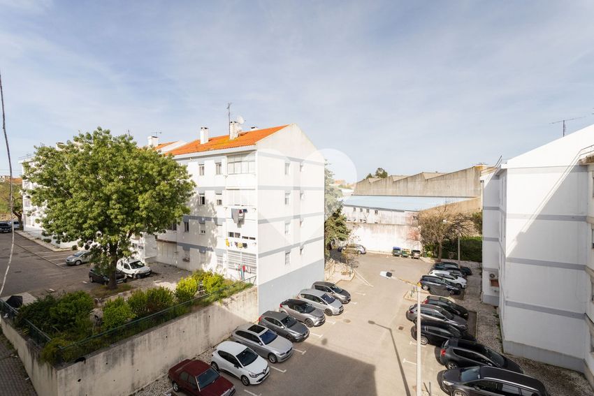 公寓 t2出售在Bairro da Cáritas, 15